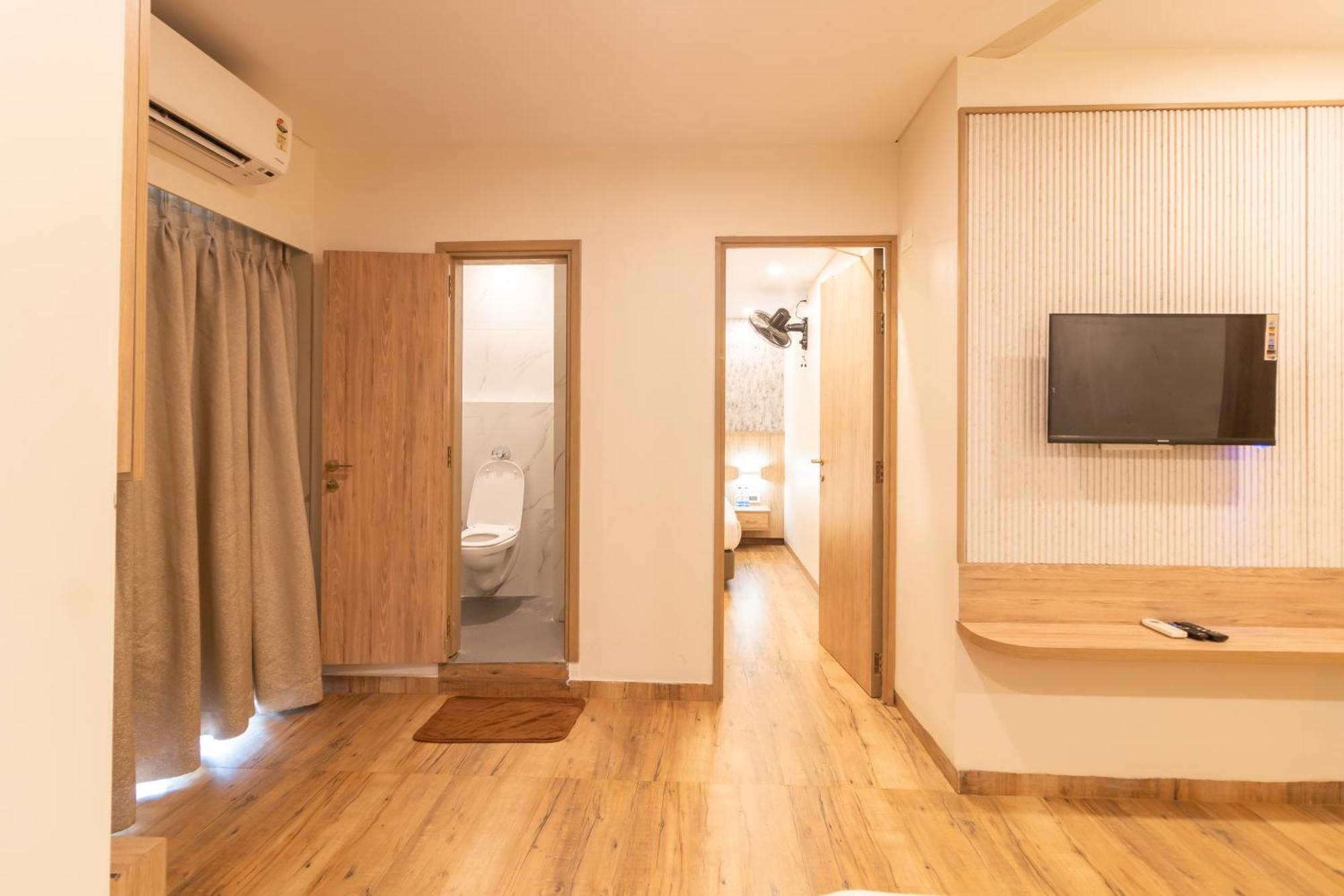 Hotel Celestiial , カンドリム エクステリア 写真